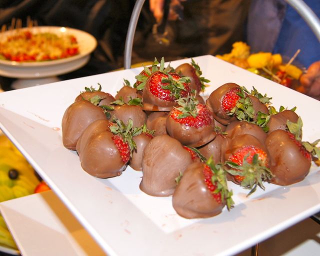 Chocolate dipped strawberries at one of several Utah wedding venues