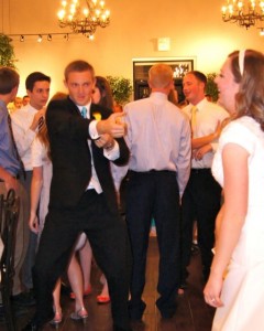 Everyone dancing and having a good time at Utah wedding
