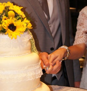Cutting the cake at wedding reception centers in Utah