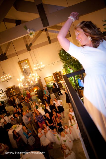 x Bridal bouquet toss at Utah-wedding-venue Ivy House Weddings